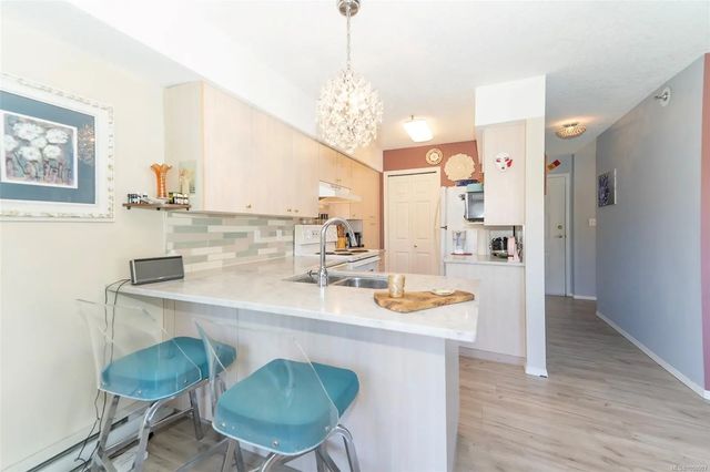 5 of 30 - 9876 Esplanade St 201, Chemainus, BC