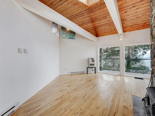 5 of 41 - 4553 Cordova Bay Rd, Saanich, BC