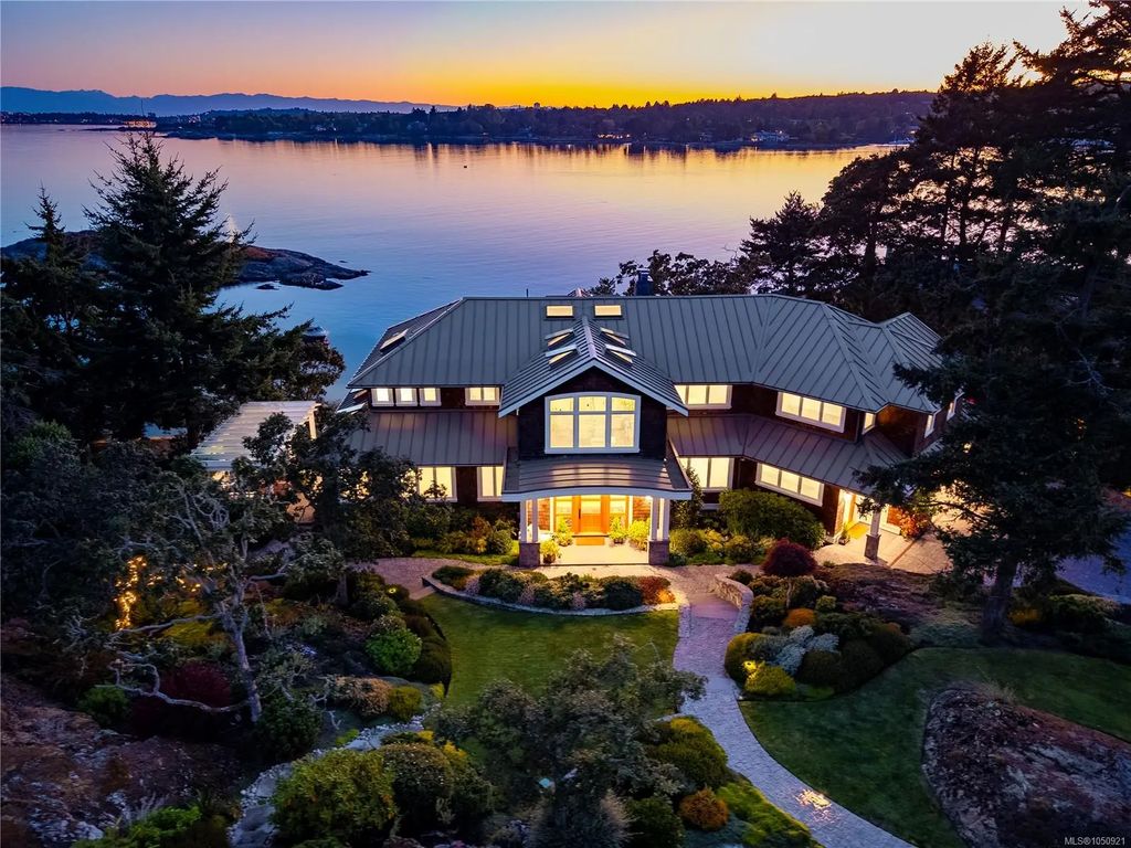2861 Sea View Rd, Saanich
