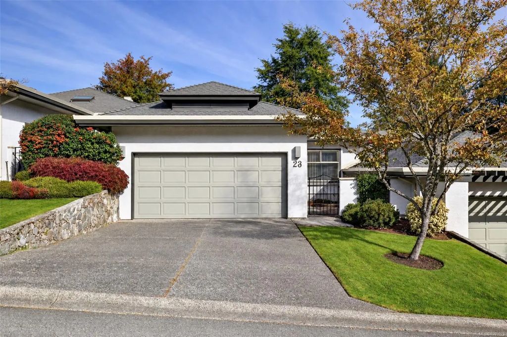 4360 Emily Carr Dr 23, Saanich