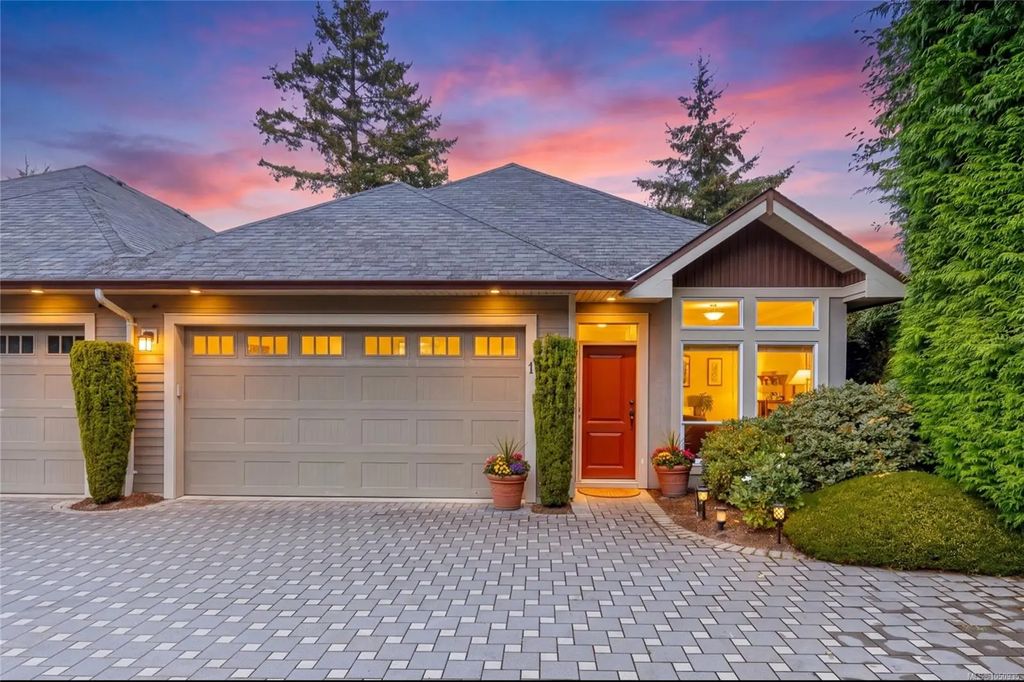 551 Bezanton Way 1, Colwood