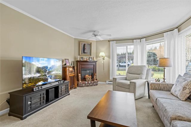 2 of 31 - 521 Birch Ave, Qualicum Beach, BC