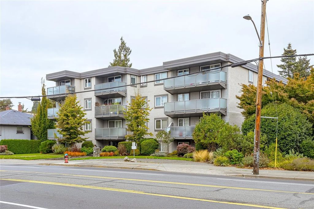1342 Hillside Ave 403, Victoria
