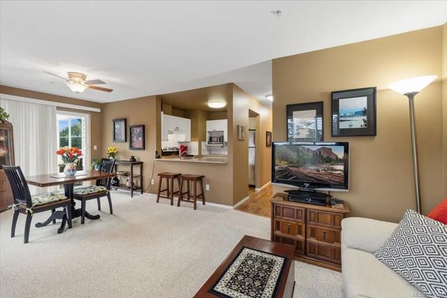 4 of 43 - 24 Prideaux St 105, Nanaimo, BC