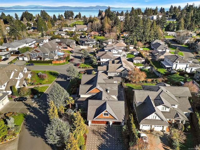 2 of 44 - 4973 La Quinta Pl, Saanich, BC