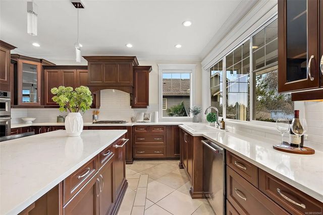 4 of 44 - 4973 La Quinta Pl, Saanich, BC