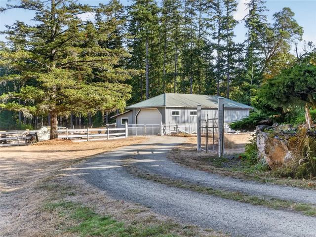 5 of 72 - 5209 Old West Saanich Rd, Saanich, BC