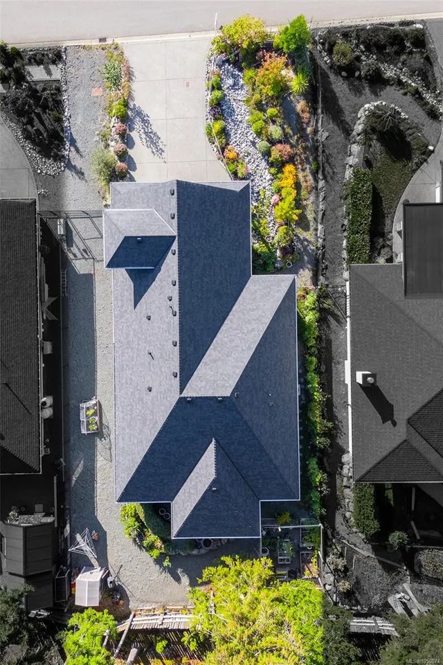 5 of 37 - 521 Mountain View Dr, Lake Cowichan, BC