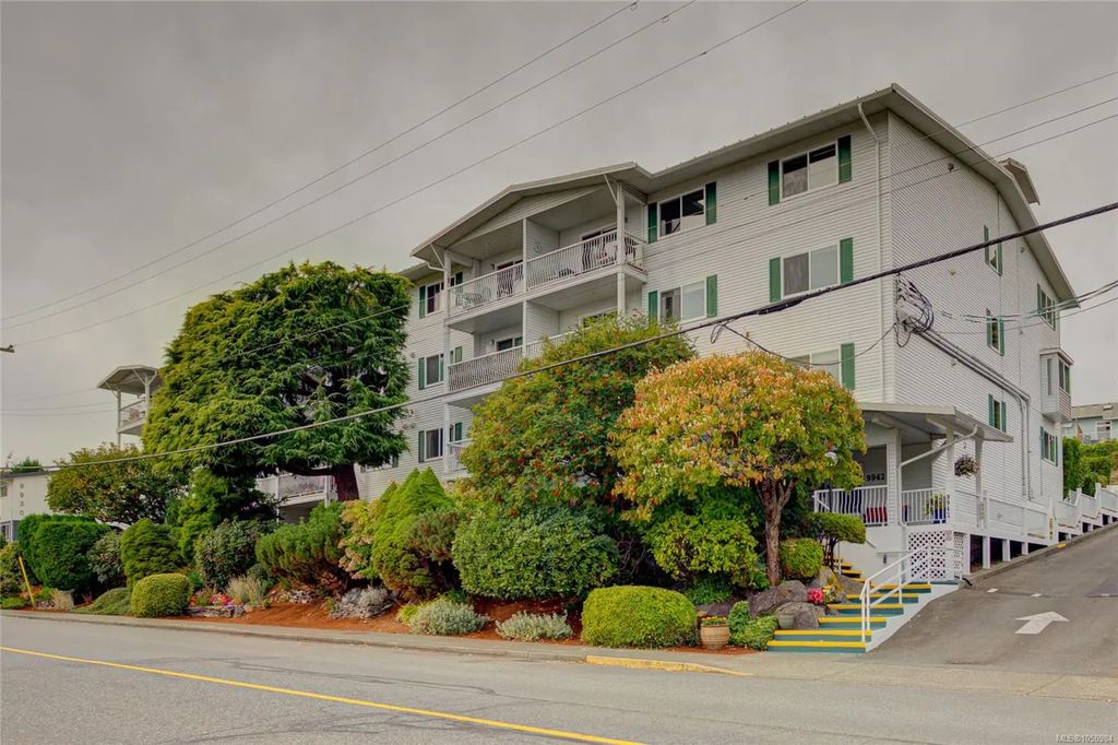 9942 Daniel St 103, Chemainus