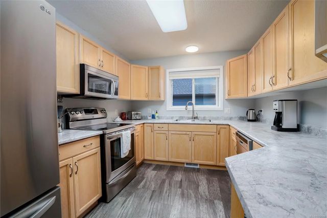 3 of 34 - 3978 Merlin St, Nanaimo, BC