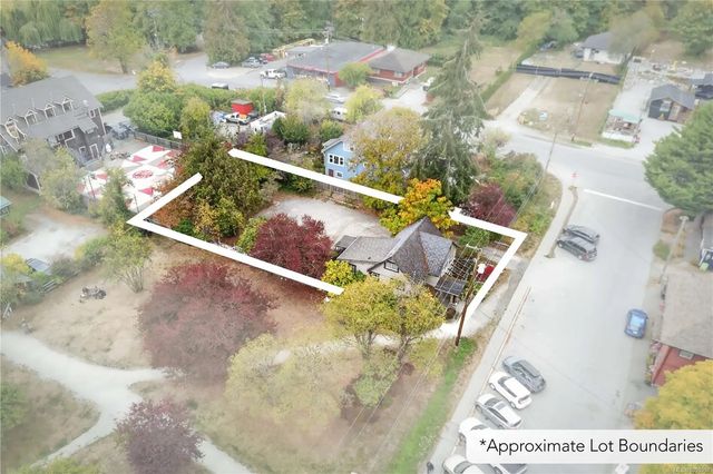 2 of 44 - 129 Hereford Ave, Salt Spring, BC