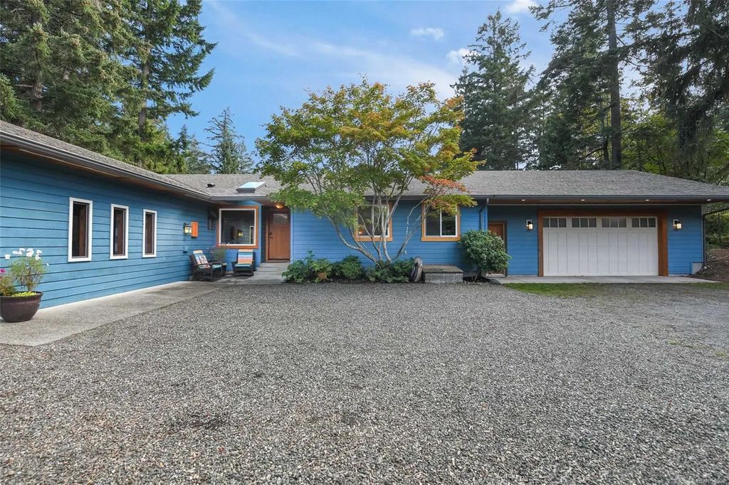 606 Colby Rd, Comox