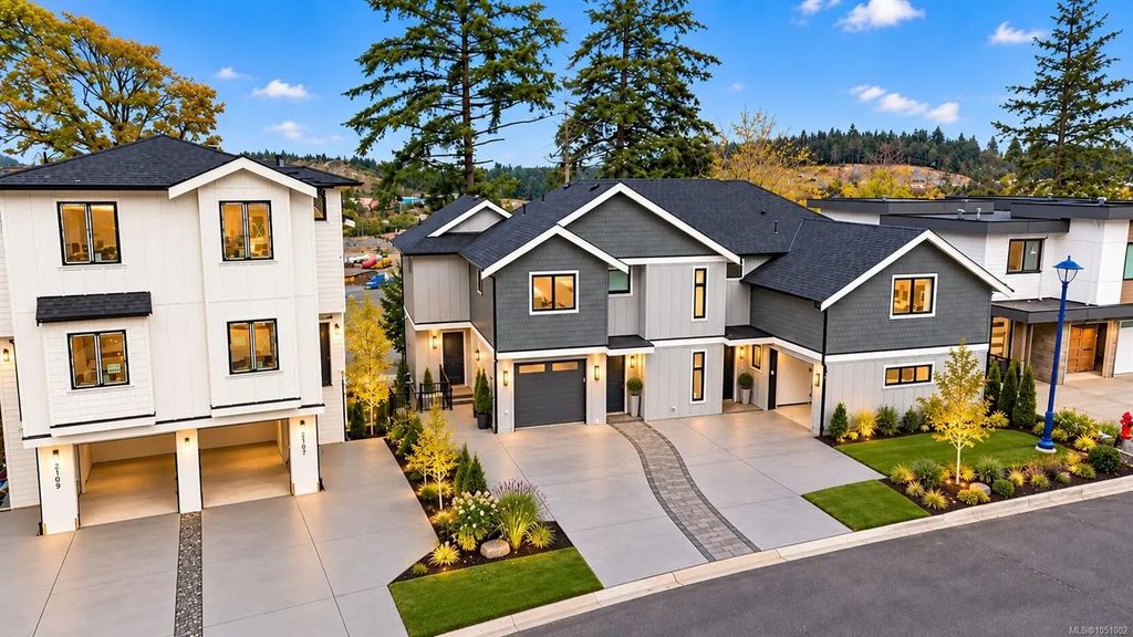 2111 Kingbird Dr, Langford