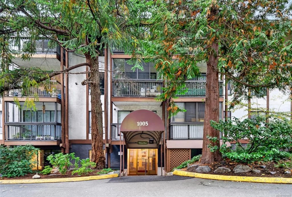 1005 Mckenzie Ave 412, Saanich