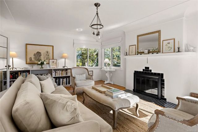5 of 50 - 741 Cowper St, Saanich, BC
