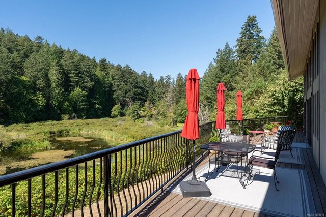 3 of 28 - 5320 Old West Saanich Rd, Saanich, BC