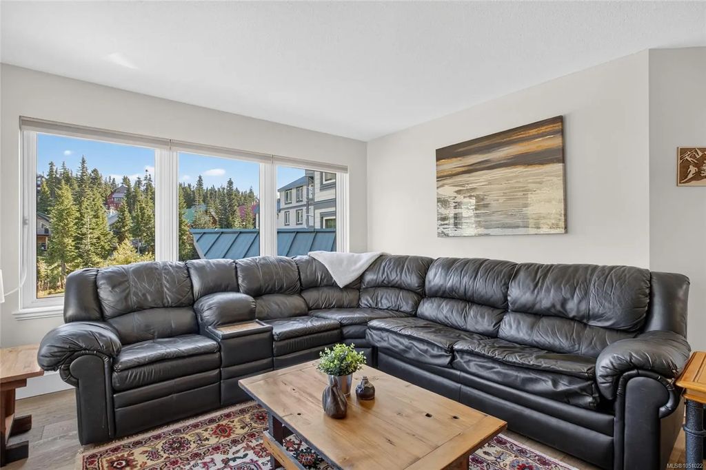 1320 Henry Rd 108, Courtenay