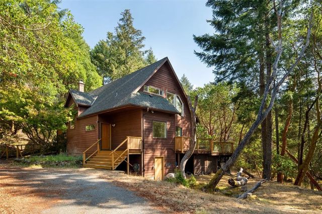 2 of 44 - 614 Tammy Pl, Highlands, BC