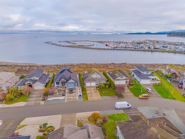 4 of 84 - 1765 Admiral Tryon Blvd, French Creek, BC