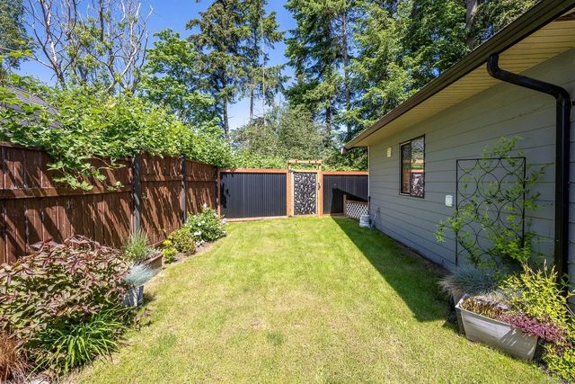 5 of 58 - 2102 Stadacona Dr, Comox, BC