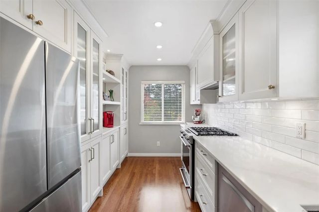 3 of 49 - 118 Aldersmith Pl 31, View Royal, BC
