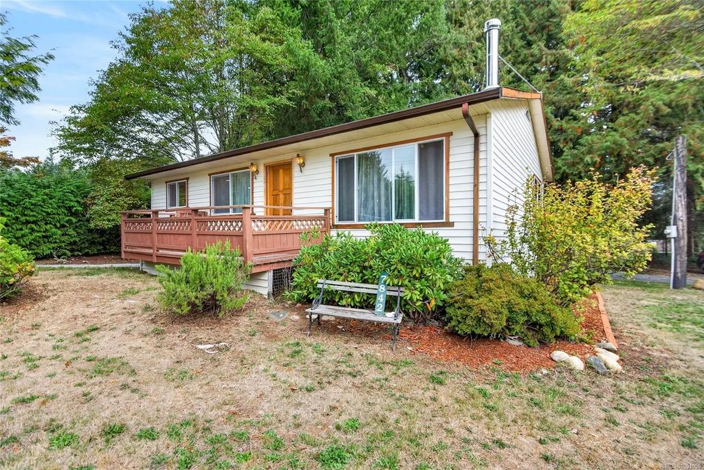 7842 Tozer Rd, Fanny Bay