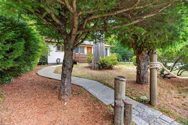 2 of 33 - 7842 Tozer Rd, Fanny Bay, BC