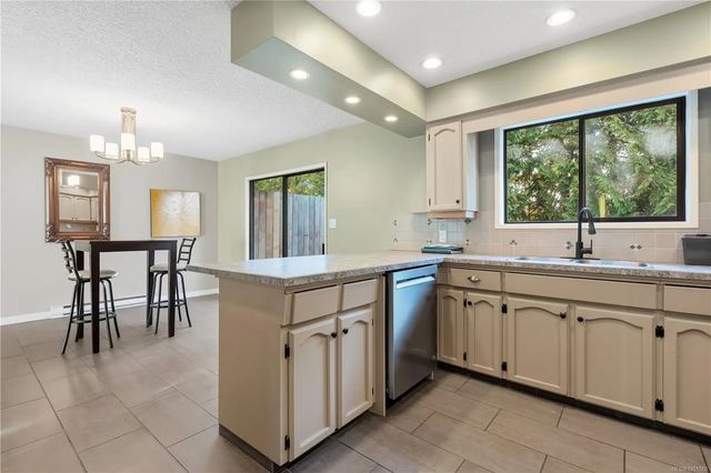 3 of 37 - 1258 Rupert Rd, Ucluelet, BC