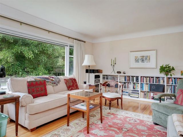 3 of 29 - 2568 Margate Ave, Oak Bay, BC