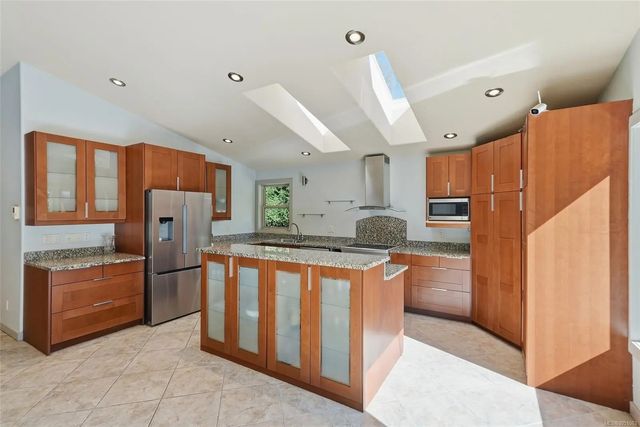 4 of 43 - 3060 Thorpe Rd, Qualicum Beach, BC