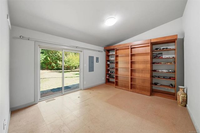 5 of 43 - 3060 Thorpe Rd, Qualicum Beach, BC