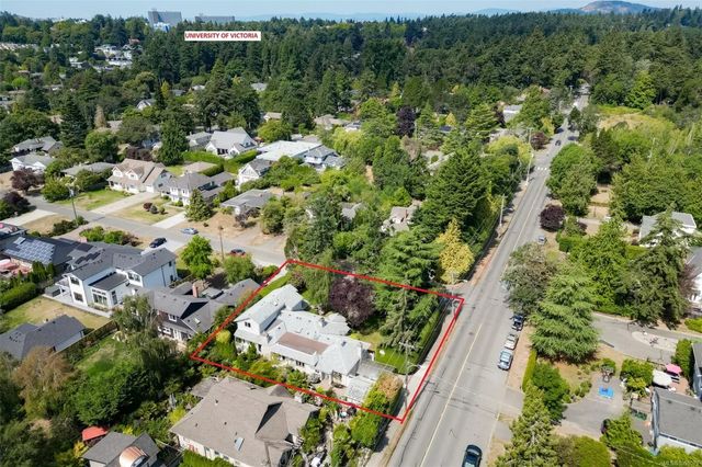 2 of 42 - 3935 Scolton Rd, Saanich, BC
