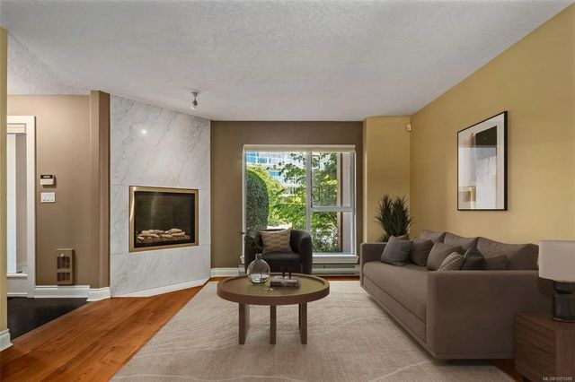 4 of 58 - 75 Songhees Rd 106, Victoria, BC
