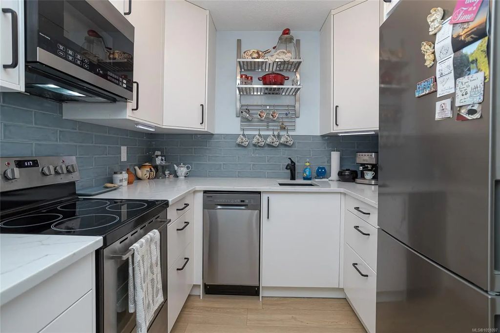 974 Dunford Ave 5, Langford