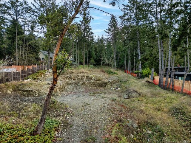 3 of 15 - 1850 Swartz Bay Rd, North Saanich, BC