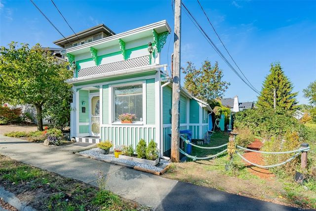 2 of 27 - 660 Albert St, Nanaimo, BC