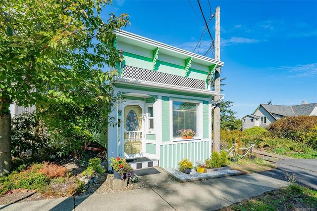 3 of 27 - 660 Albert St, Nanaimo, BC
