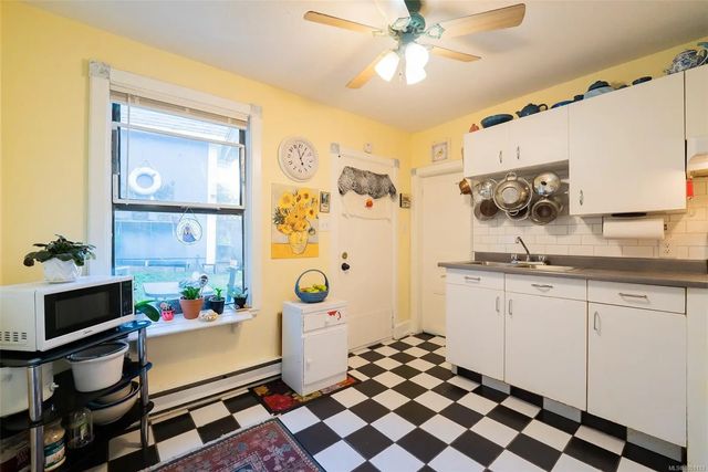 5 of 27 - 660 Albert St, Nanaimo, BC