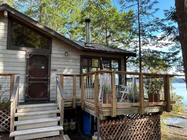 2 of 6 - 304 Long Island Lane, Decourcy Island, BC