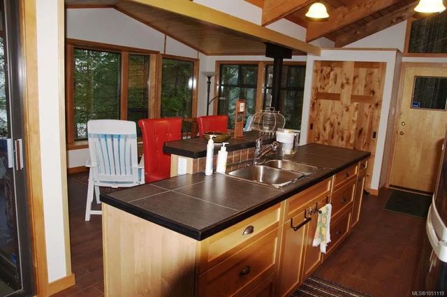 4 of 6 - 304 Long Island Lane, Decourcy Island, BC