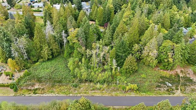 3 of 17 - Lot 4 Salmond Rd, Qualicum Beach, BC