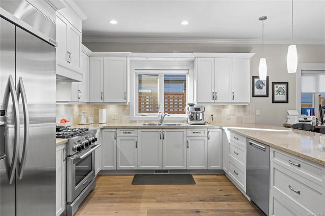 5 of 61 - 3370 Bradner Cir, Nanoose Bay, BC