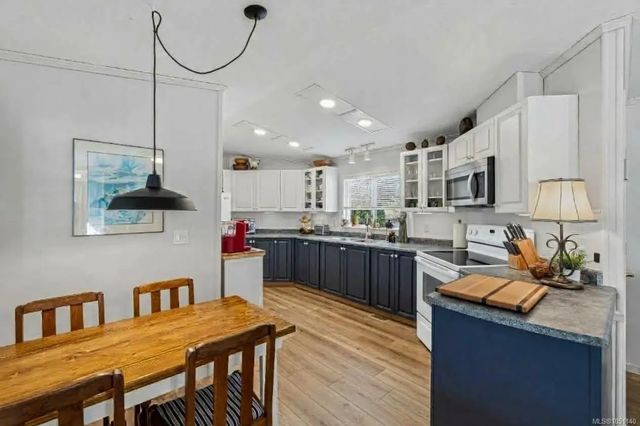 3 of 38 - 2465 Apollo Dr 219, Nanoose Bay, BC