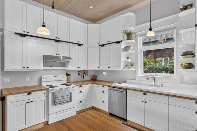 3 of 39 - 2737 Derwent Ave, Cumberland, BC