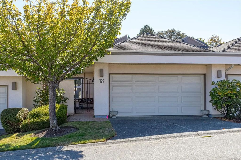 4318 Emily Carr Dr 13, Saanich