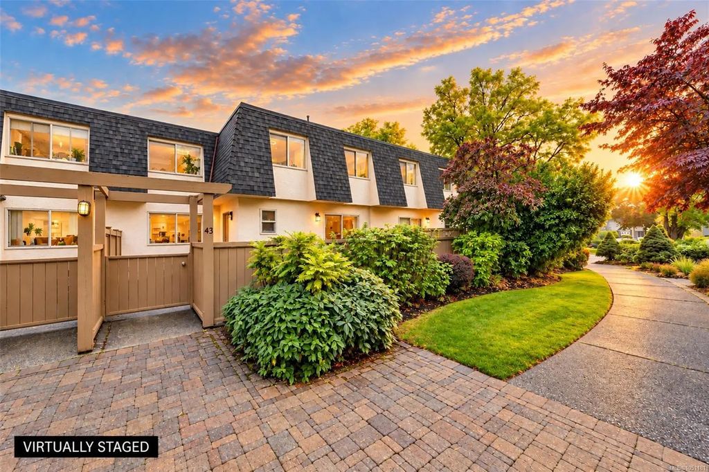 4061 Larchwood Dr 43, Saanich
