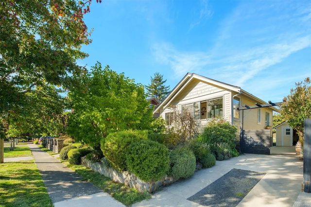 2 of 67 - 1618 Pinewood Ave, Victoria, BC