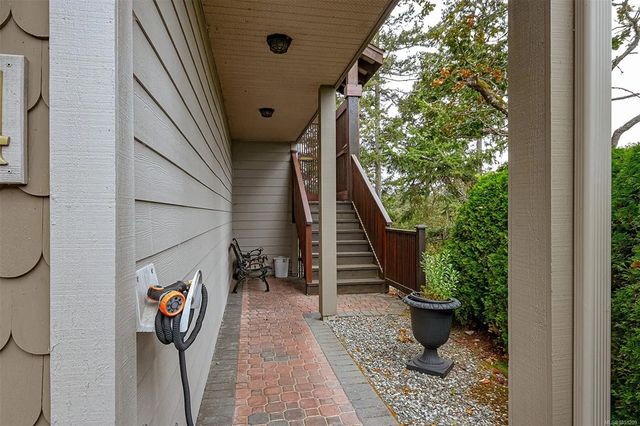 4 of 36 - 118 Aldersmith Pl 44, View Royal, BC