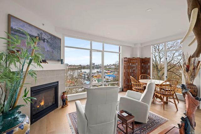2 of 64 - 21 Dallas Rd 517, Victoria, BC
