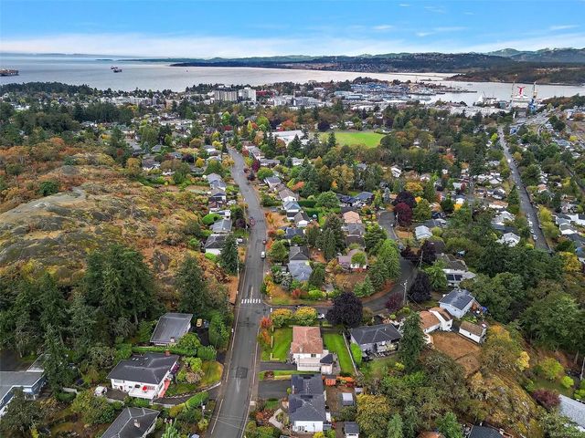 3 of 35 - 844 Rockheights Ave, Esquimalt, BC